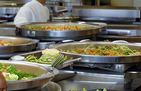 在大學食堂里包個窗口掙錢嗎？需要考慮哪些因素